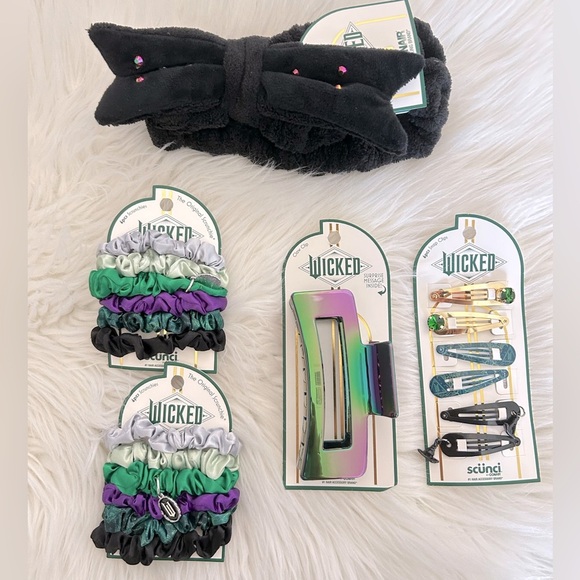 Conair Accessories - CONAIR WICKED Trademark Inspired 5 Piece Hair Accessories Set Black and Green
